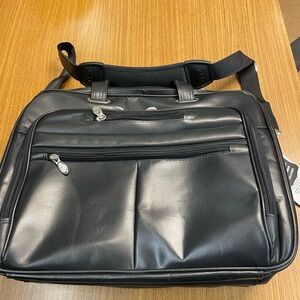 NWT MENS LEATHER BRIEFCASE 17” LAPTOP